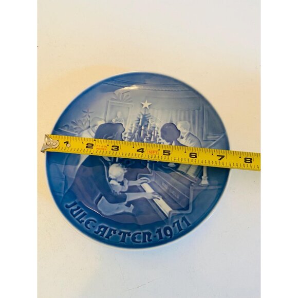 Vintage Bing & Grondahl Jule Aften 1971 Christmas at Home Blue & White Plate - Picture 6 of 7